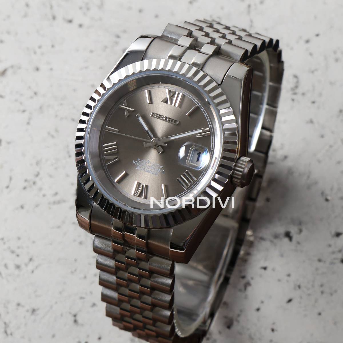 Justeiko | Roman | Champagne