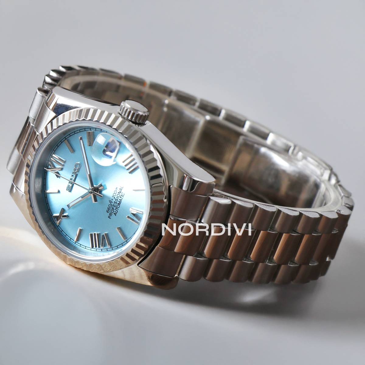 Justeiko | Roman | Ice Blue